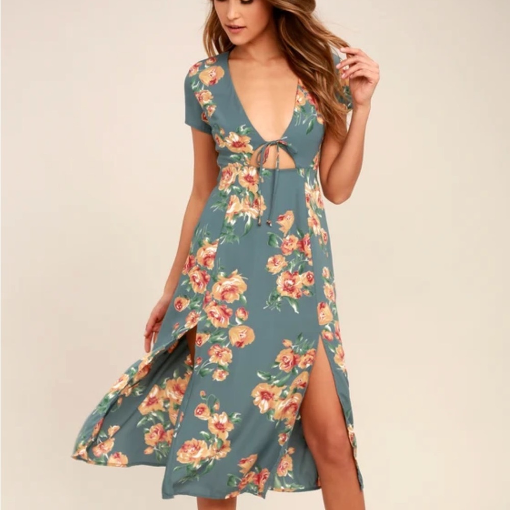 Best Day of My Life Dusty Sage
Floral Print Midi Dress
Color: Dusty Sage